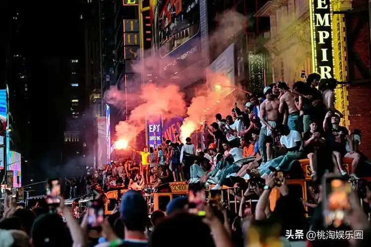 纽约世界杯狂欢之外，千万人涌上街头：这座城市的足球DNA正在改写
